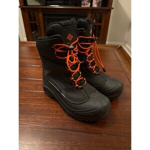 Columbia Bugaboot Plus IV Omni-Heat snow boots in black with orange laces size 5
